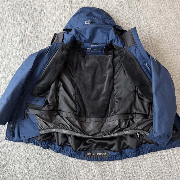 Helly Hansen women’s young adults winter parka like new - Picture 5 of 9
